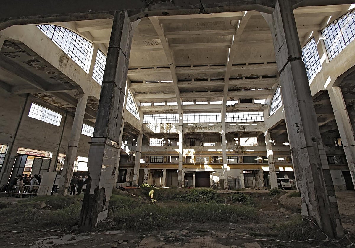 Interior del Mercado Puerta de la Carne antes de los primeros trabajos de urgencia