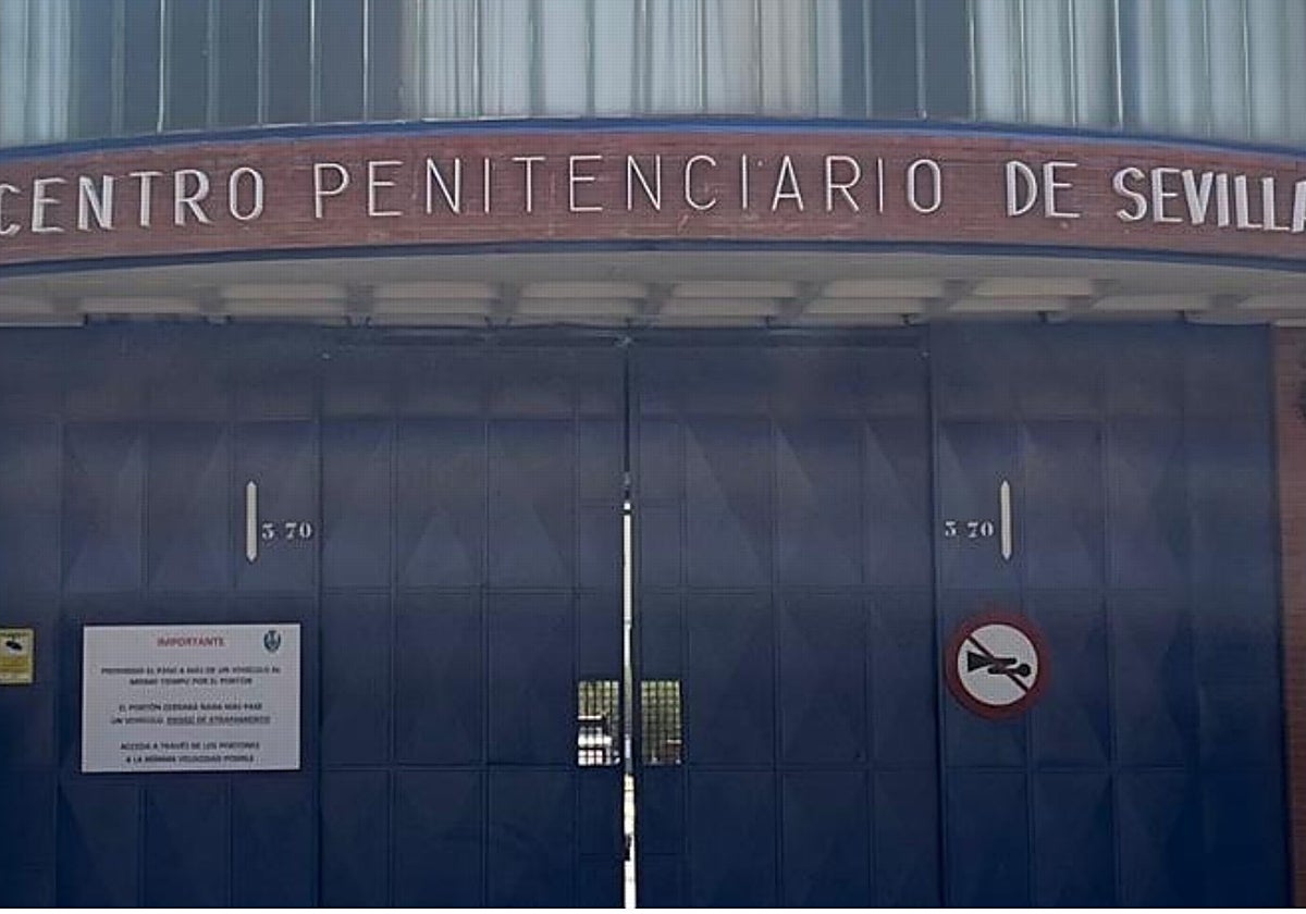 Imagen de la entrada del Centro Penitenciario de Sevilla 1