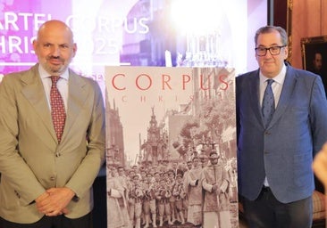 Manuel Alés junto al fotógrafo Juan Manuel Serrano, nieto del autor de la fotografía