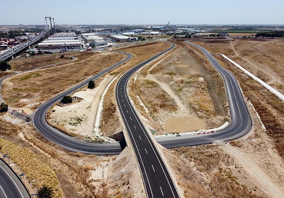 Nuevo ramal y su paso inferior para nuevo acceso a Dehesa de Tablada