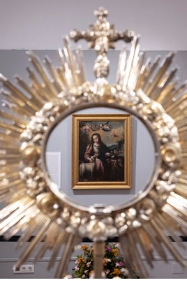 Exposición de la Pastora de Santa Marina en el Mercantil