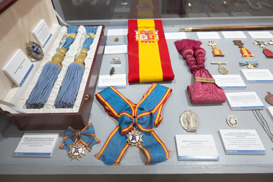 Exposición de la Pastora de Santa Marina en el Mercantil