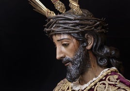 En Imágenes: El Señor de la Sentencia de la Macarena vuelve al culto tras su intervención