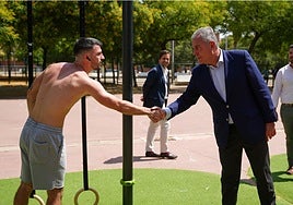 Sanz impulsa la instalación de zonas de calistenia en los parques de Sevilla