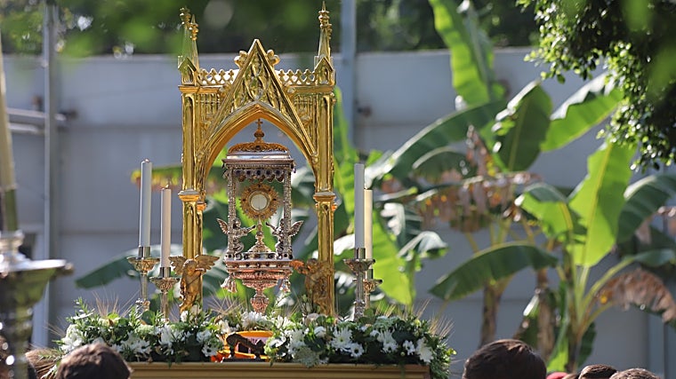 Altair celebra con solemnidad la procesión del Corpus Christi