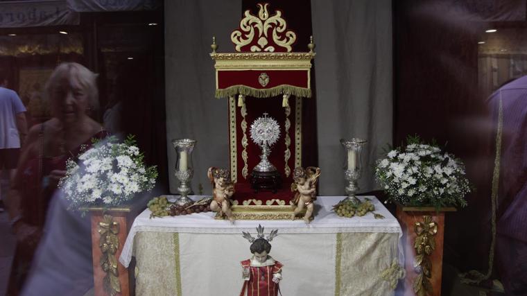 Escaparate de la hermandad de Araceli
