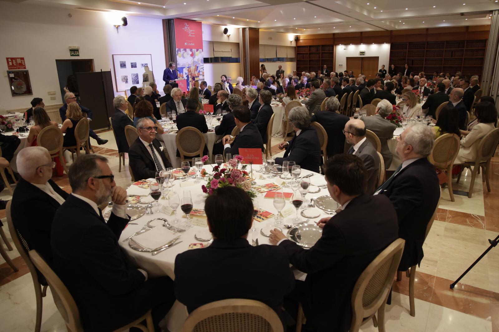 La Casa de ABC de Sevilla acogió la cena homenaje a Raúl del Pozo