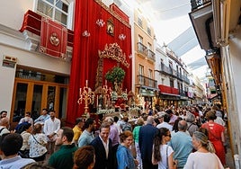 Sevilla se engalana con récord de participación en la víspera del Corpus Christi