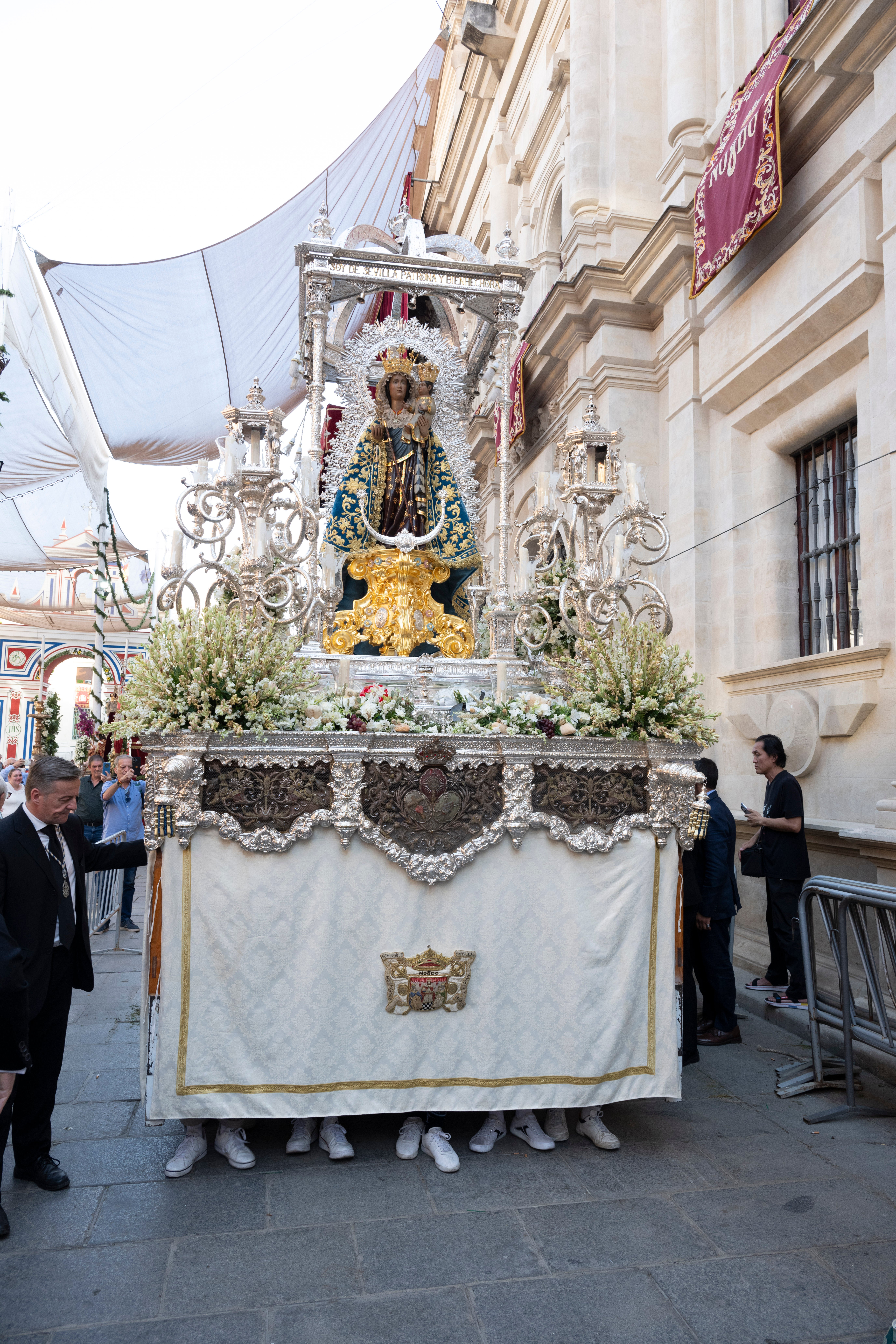 El regreso de la Hiniesta Gloria y el Señor de la Cena, en imágenes