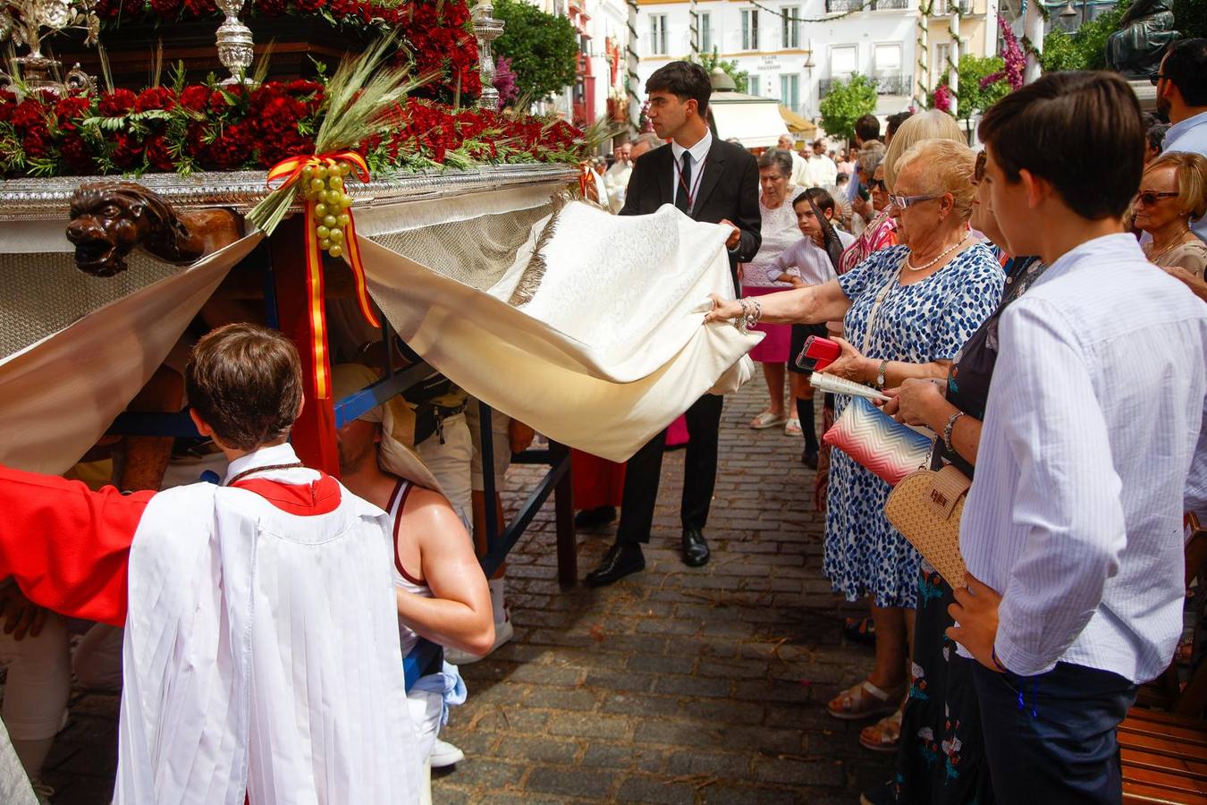 Procesión del Corpus en los alrededores de la Catedral