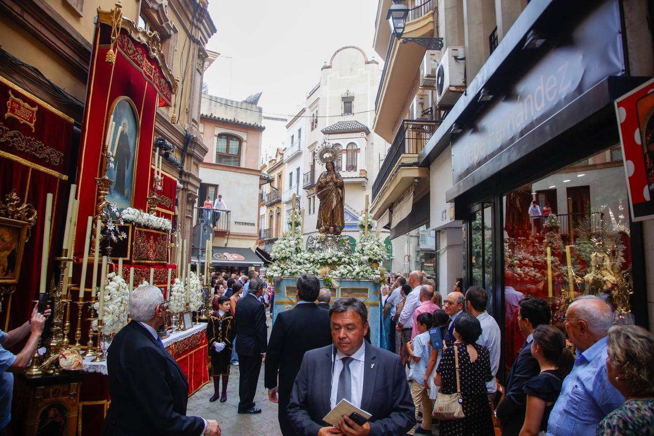 Procesión del Corpus en los alrededores de la Catedral