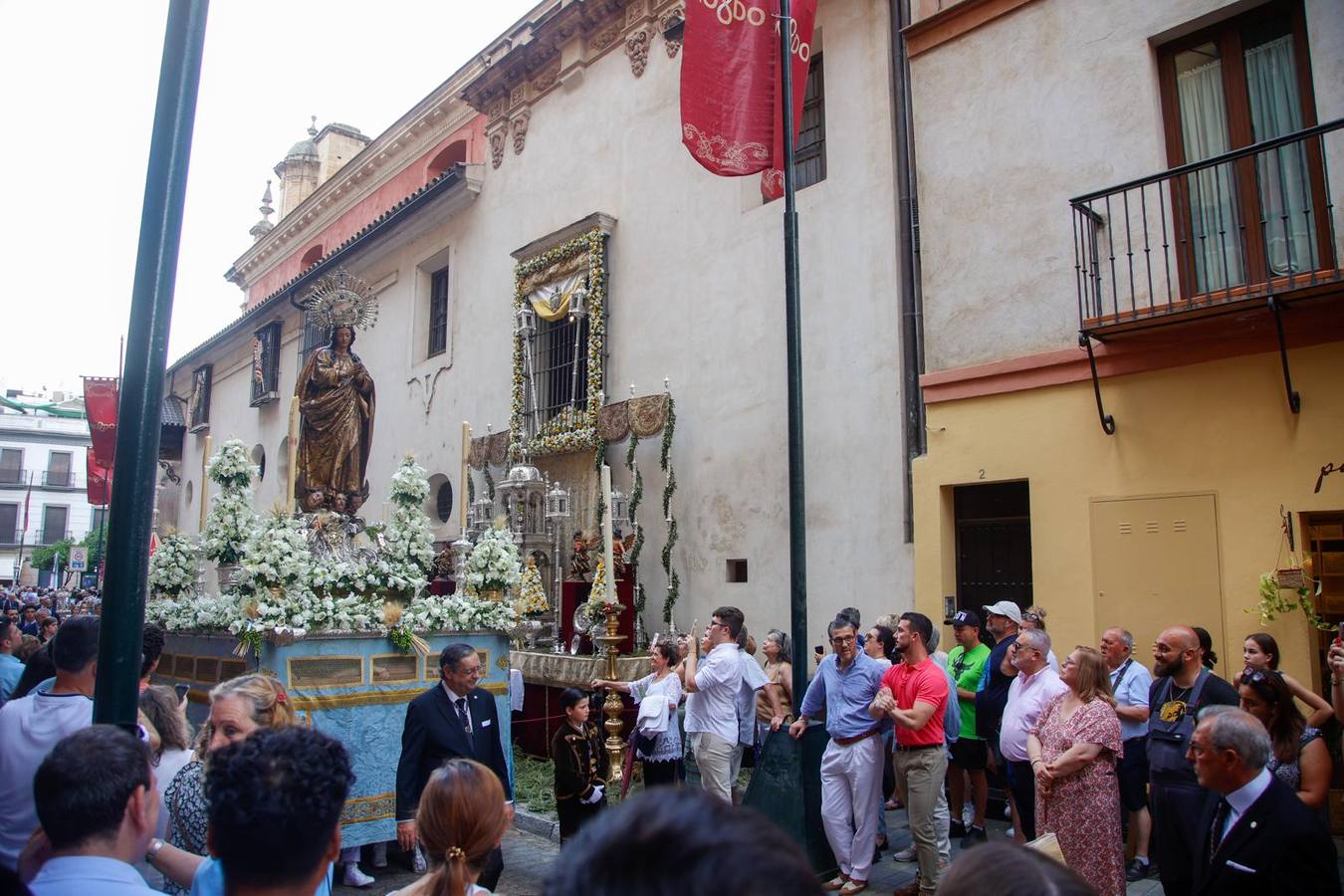 Procesión del Corpus en los alrededores de la Catedral