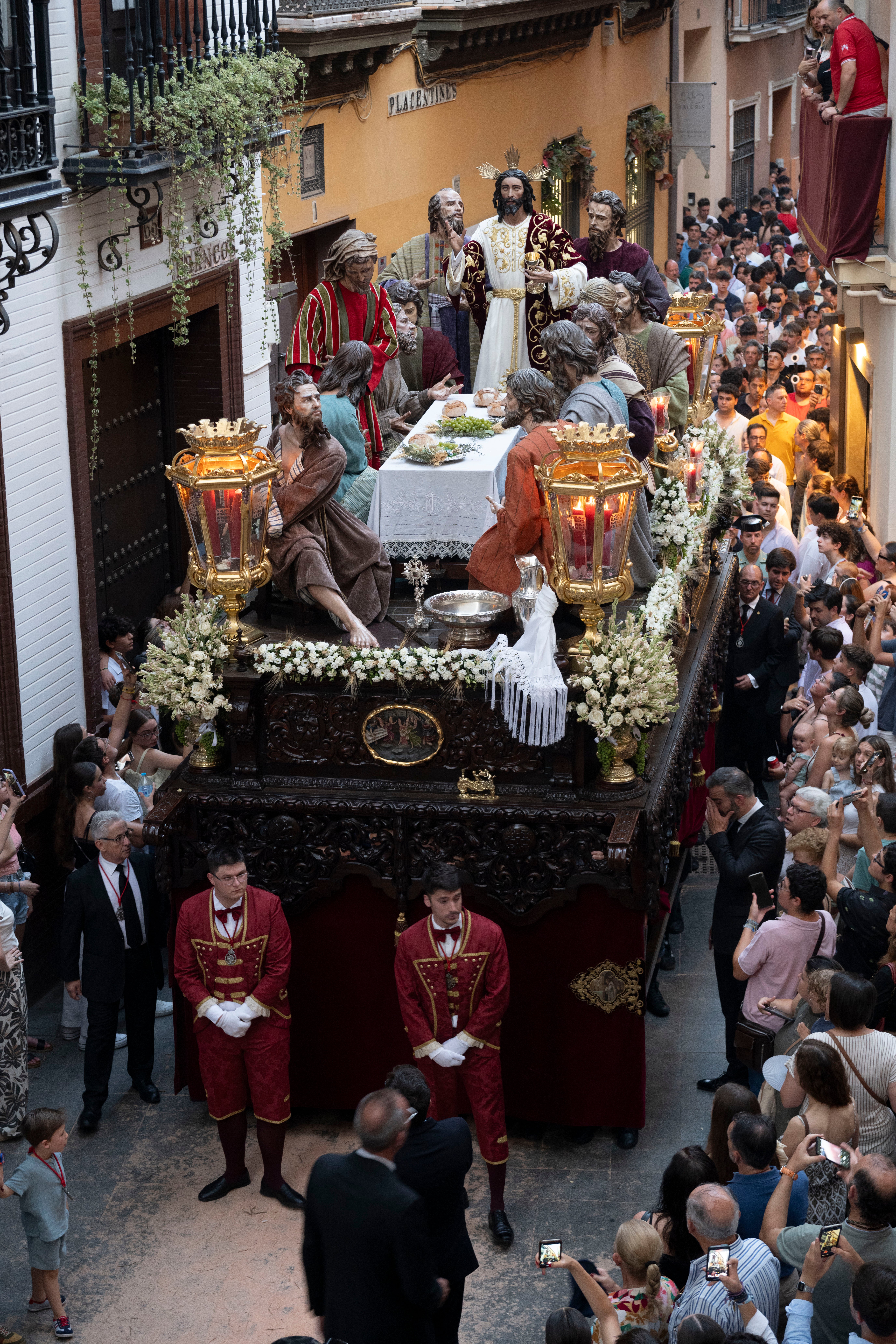 El regreso de la Hiniesta Gloria y el Señor de la Cena, en imágenes