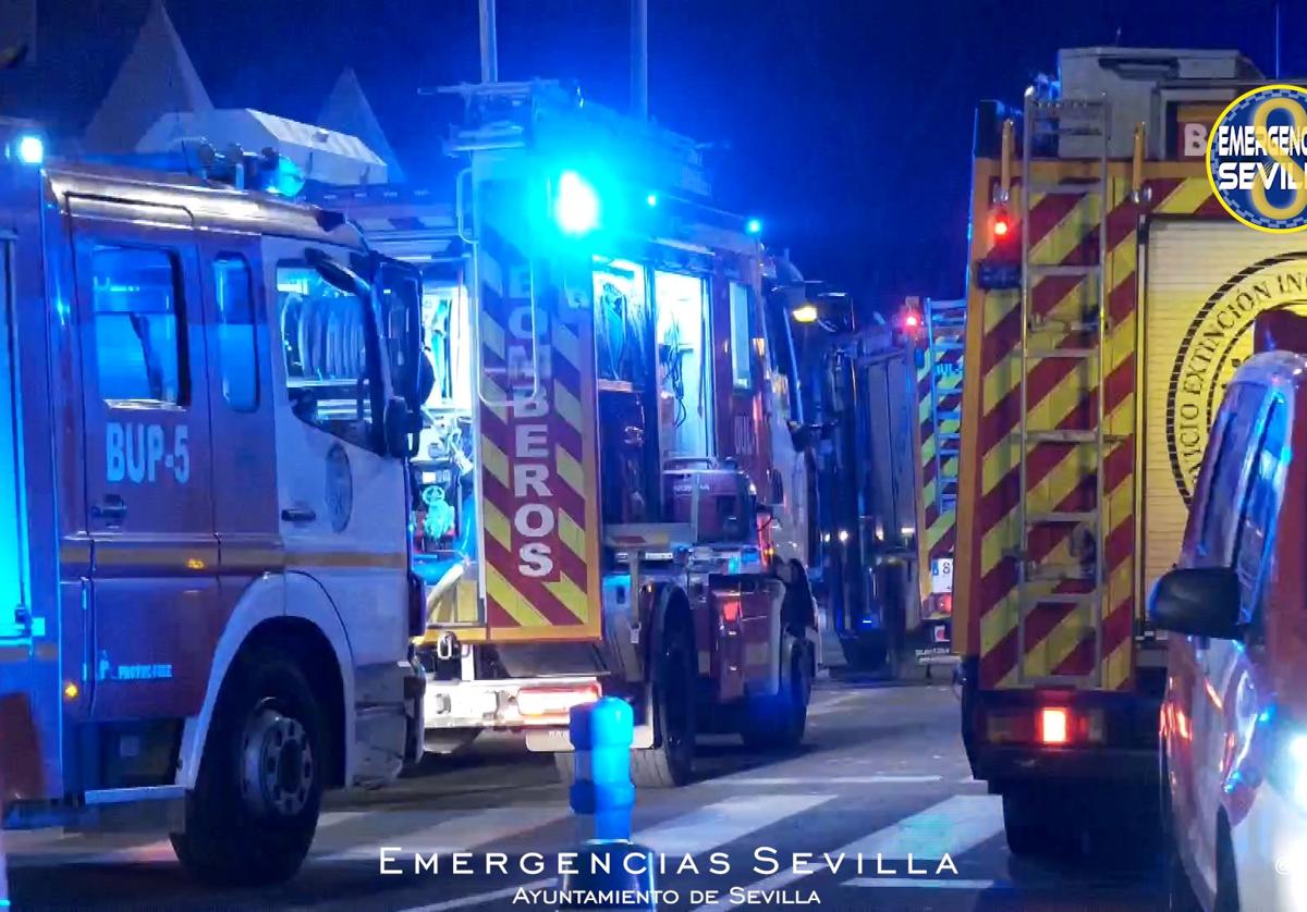 Camiones de bomberos enviados al incendio