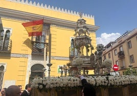 Veteranía y juventud se dan la mano en la esplendorosa procesión del Corpus Christi de Dos Hermanas