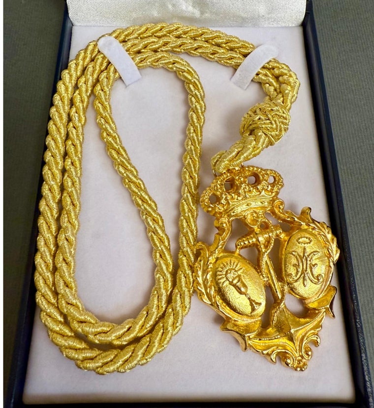 Medalla que bendijo León XIV