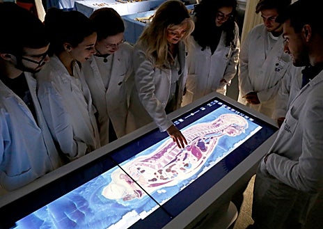 Imagen secundaria 1 - «El hospital de simulación de la CEU UF3 estará listo en el curso 26/27»