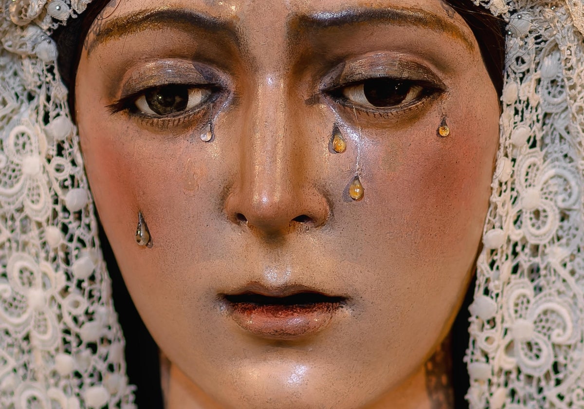 La Virgen de la Esperanza, el pasado lunes en la basílica de la Macarena
