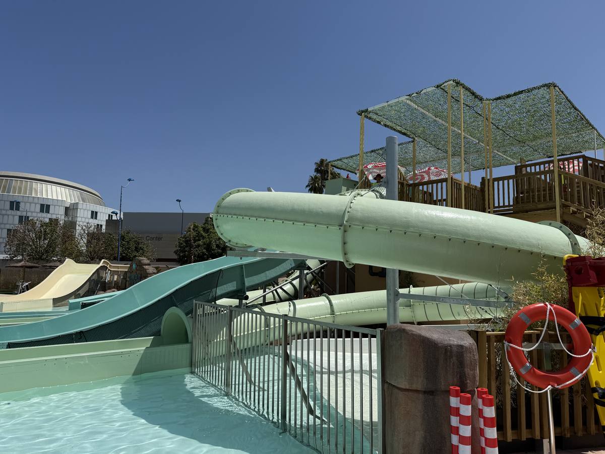 Diferentes zonas con lagunas y toboganes ayudan a suavizar las altas temperaturas de Sevilla