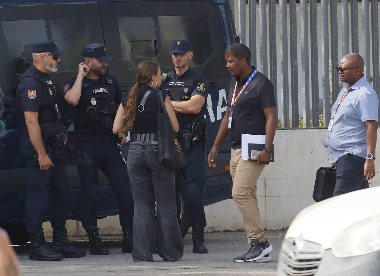 Miembros de la Policía Local y Nacional así como equipos de la Guardia Civil han tomado Sevilla para la Cumbre de la ONU