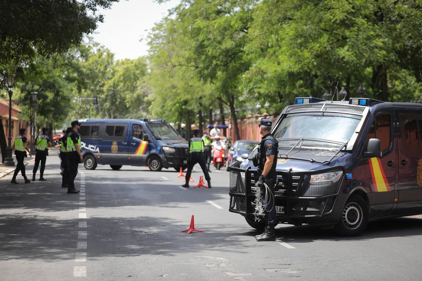Miembros de la Policía Local y Nacional así como equipos de la Guardia Civil han tomado Sevilla para la Cumbre de la ONU