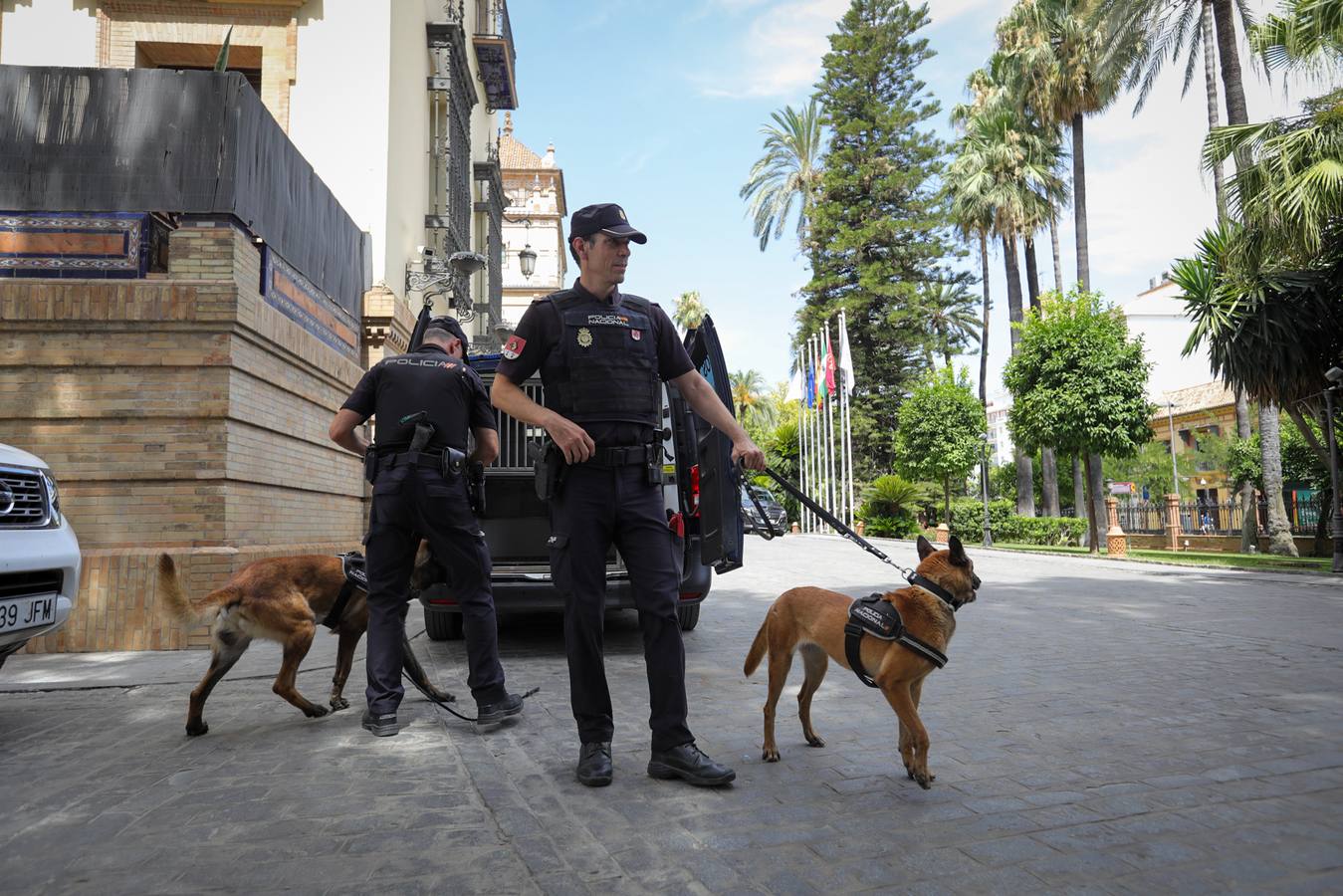 Miembros de la Policía Local y Nacional así como equipos de la Guardia Civil han tomado Sevilla para la Cumbre de la ONU