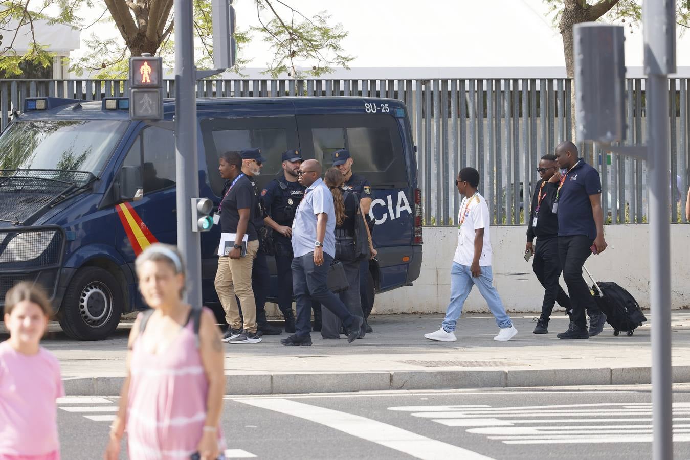 Miembros de la Policía Local y Nacional así como equipos de la Guardia Civil han tomado Sevilla para la Cumbre de la ONU