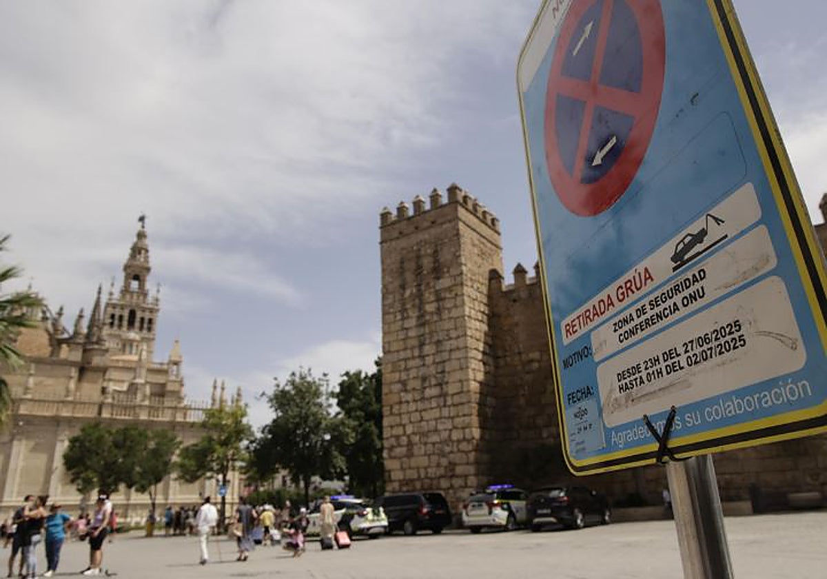 La Giralda, testigo de todo el dispositivo de seguridad por la Cumbre de la ONU que también alcanza al centro