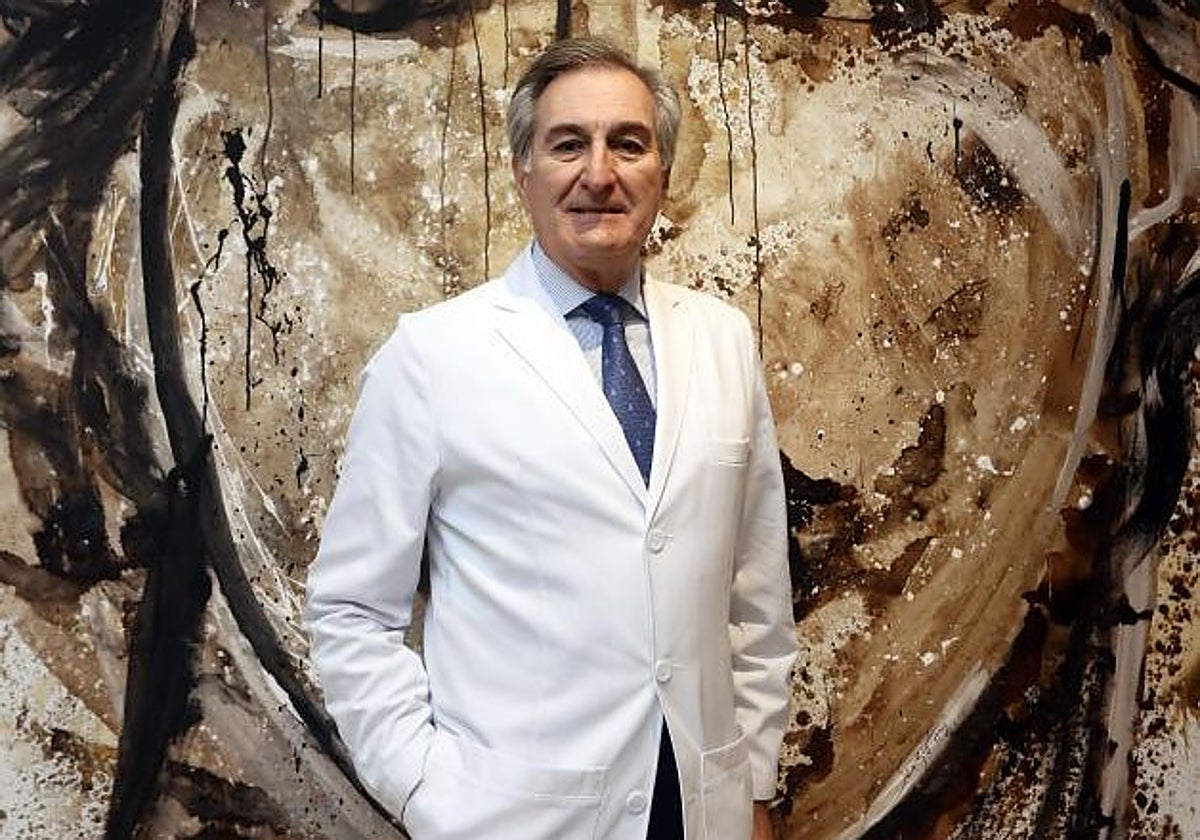 El dermatólogo sevillano Julián Conejo-Mir
