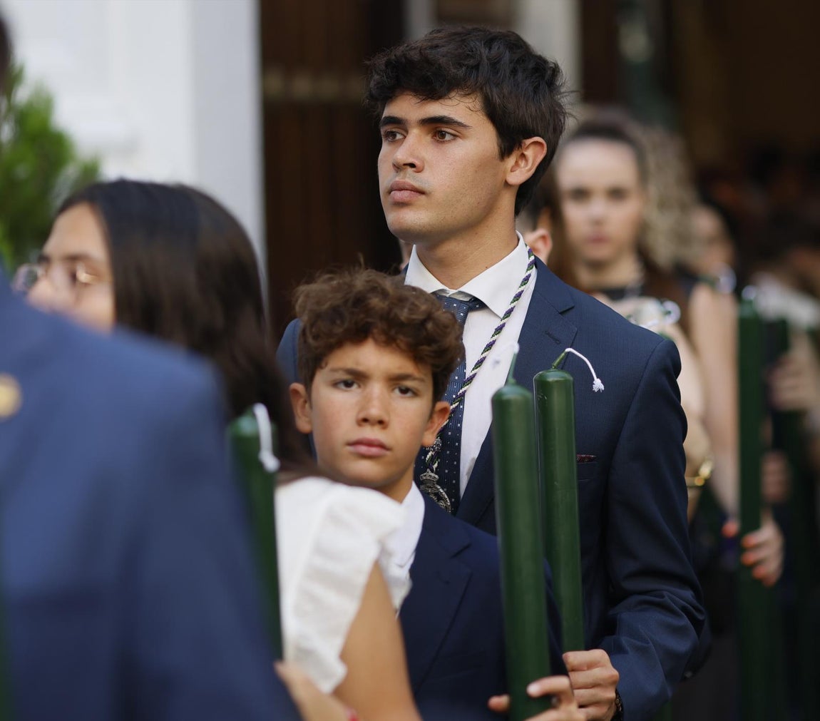 El traslado de la Virgen del Rocío de la Redención a la iglesia del Salvador, en imágenes