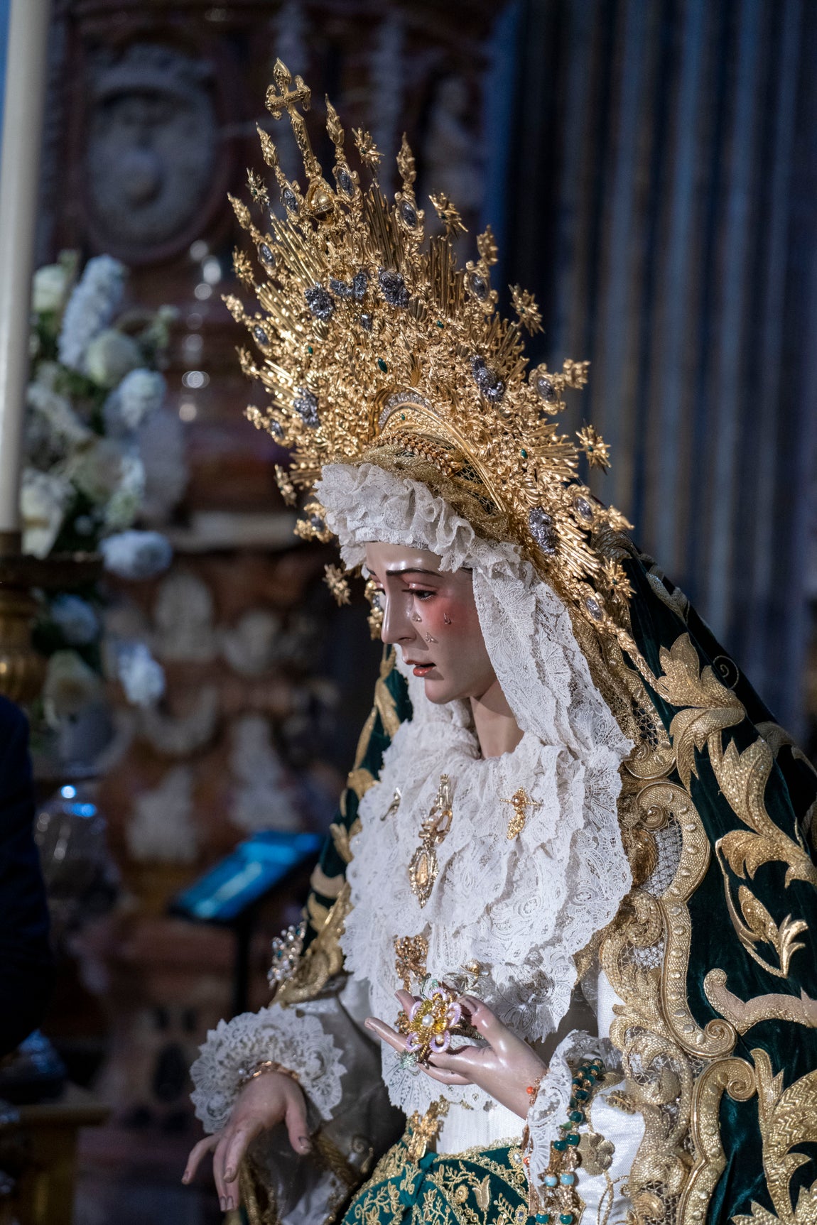 El besamanos extraordinario de la Virgen del Rocío