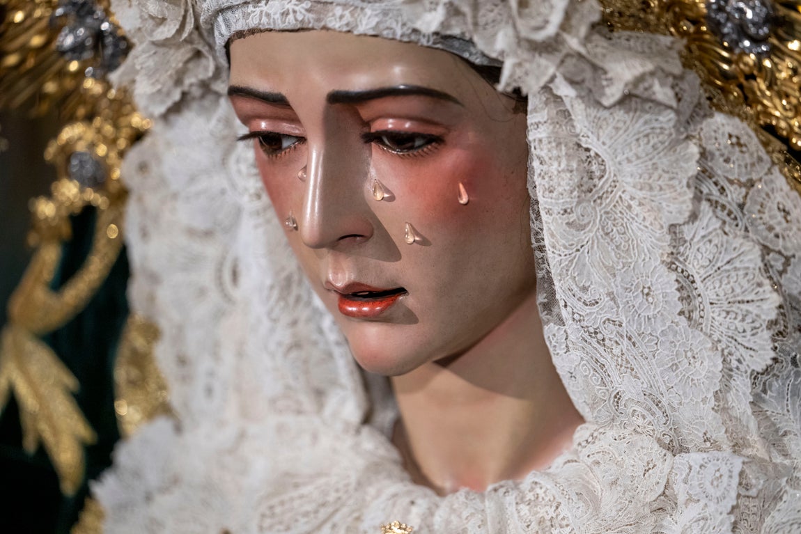 El besamanos extraordinario de la Virgen del Rocío
