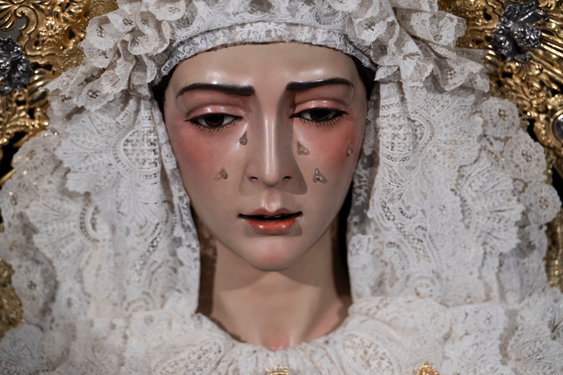 El besamanos extraordinario de la Virgen del Rocío