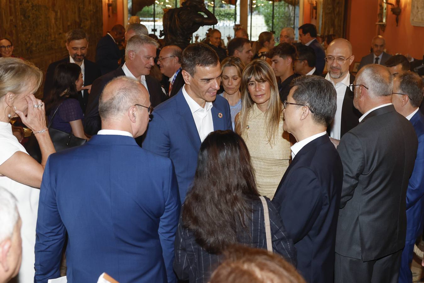 Llegada de los invitados a la cena oficial de los participantes en la cumbre en la Casa de las Dueñas de Sevilla