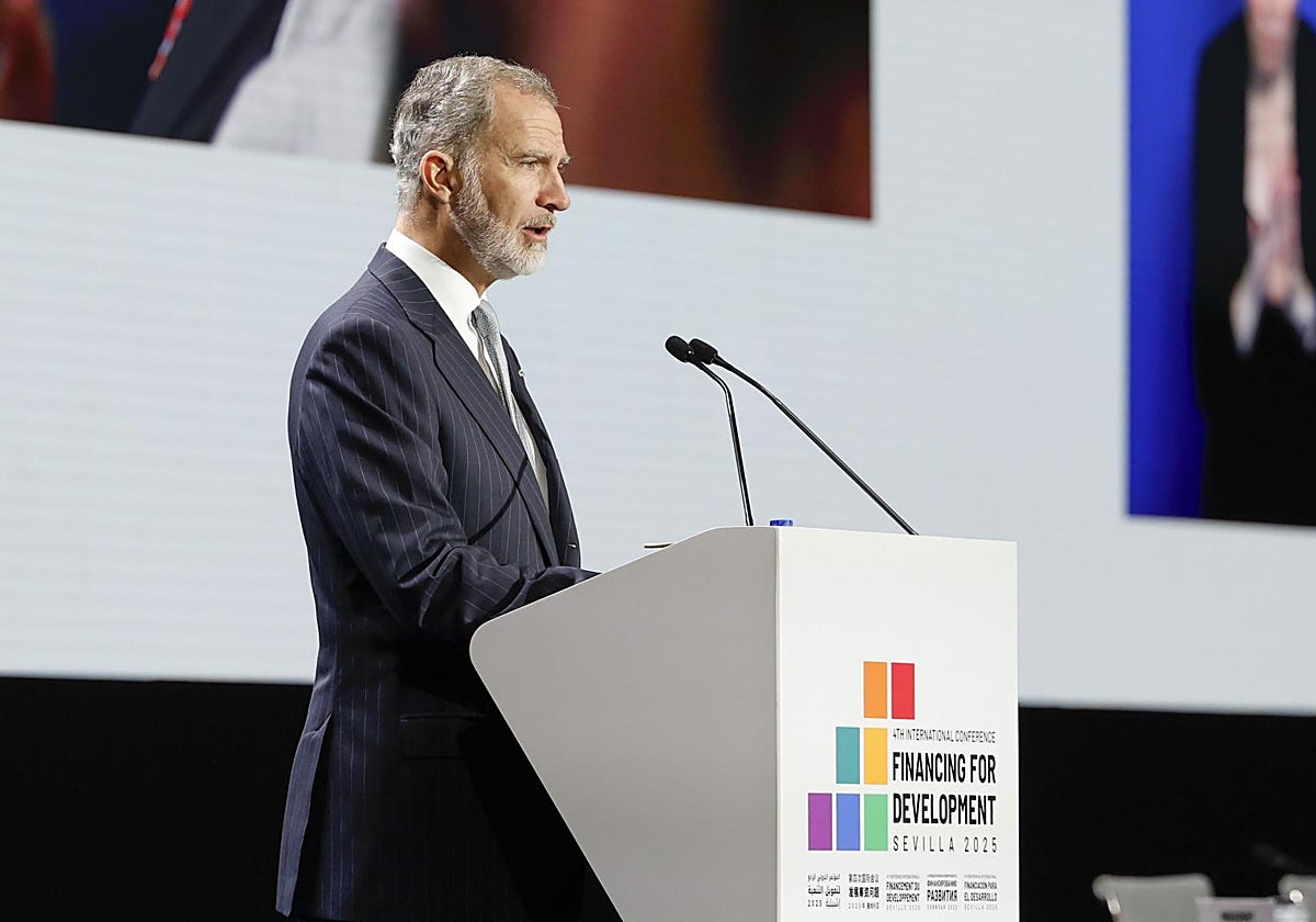 El Rey Felipe VI toma la palabra en la IV Conferencia para la Financiación del Desarrollo de las Naciones Unidas en Fibes, Sevilla