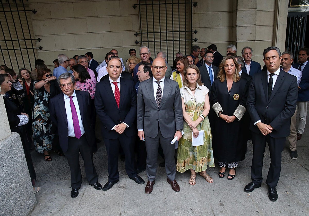 Los jueces y fiscales de Sevilla concentrados en la Audiencia el pasado 11 de junio