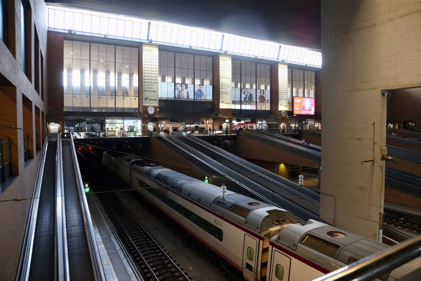 Miles de usuarios abarrotan de nuevo Santa Justa tras una nueva incidencia técnica