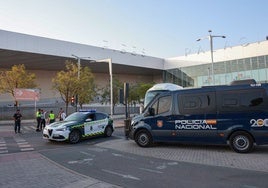 La Policía explosiona por precaución una mochila abandonada junto a Fibes durante la Cumbre de la ONU en Sevilla