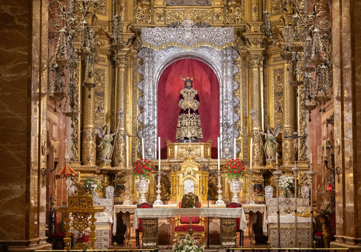 El Señor de la Sentencia en el altar mayor de la basílica