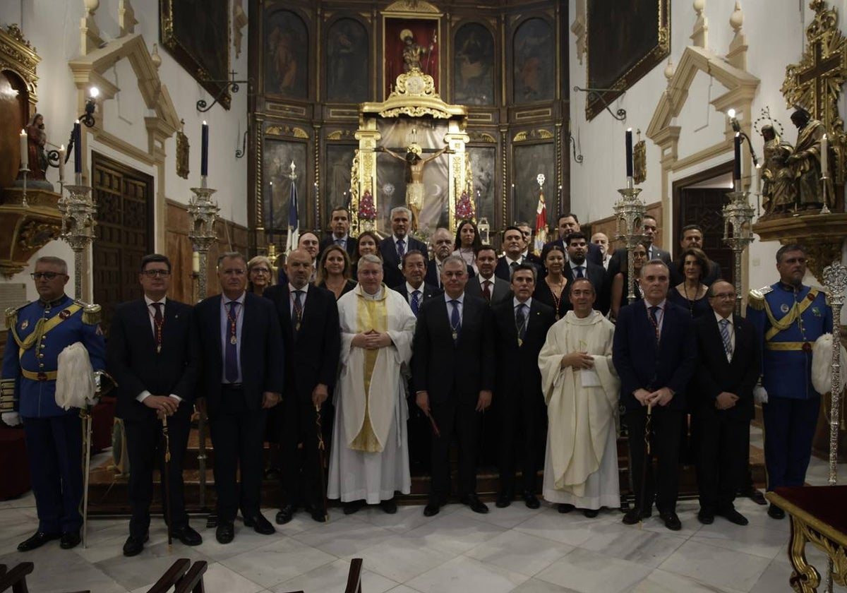 La corporación municipal, encabezada por el alcalde de Sevilla, José Luis Sanz