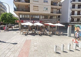 Urbanismo expedienta al Burger King de San Pablo por ocupar más acerado del que tiene permitido