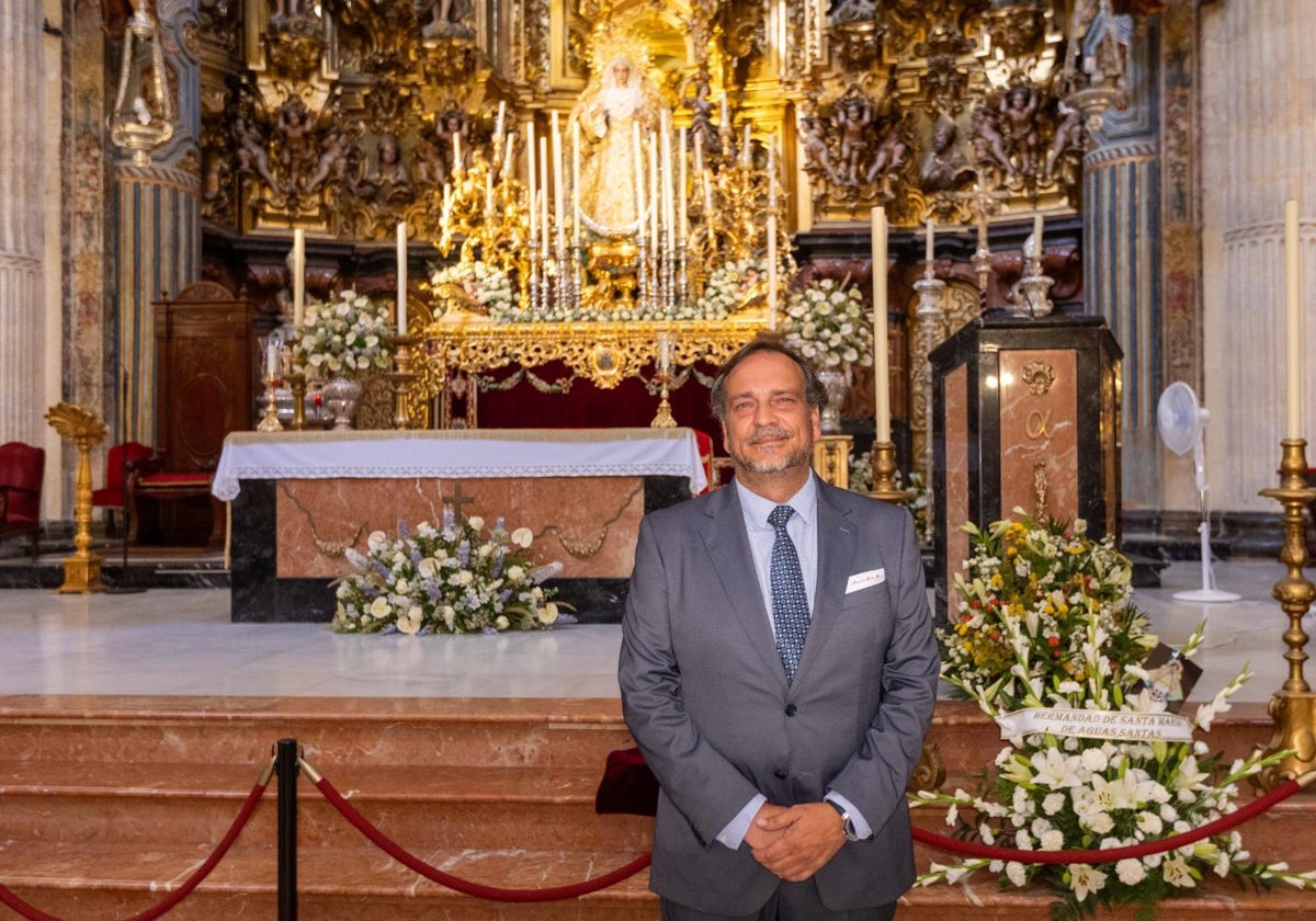 Manuel del Cuvillo ante la Virgen del Rocío durante su triduo extraordinario en el Salvador