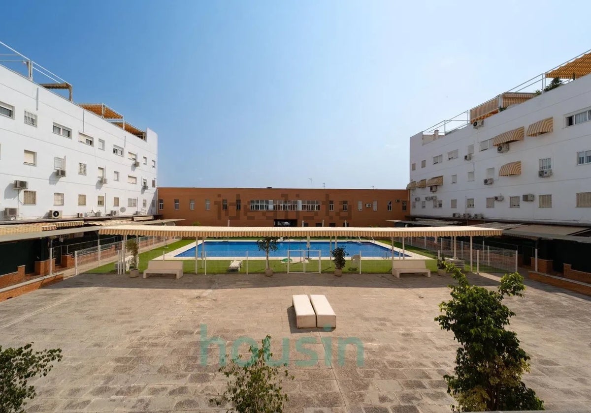 Pisicna de una de las viviendas en venta