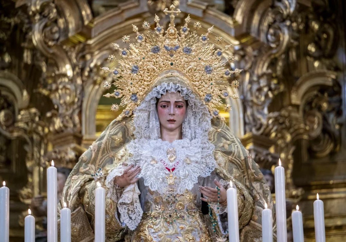 La Virgen del Rocío, durante el triduo extraordinario
