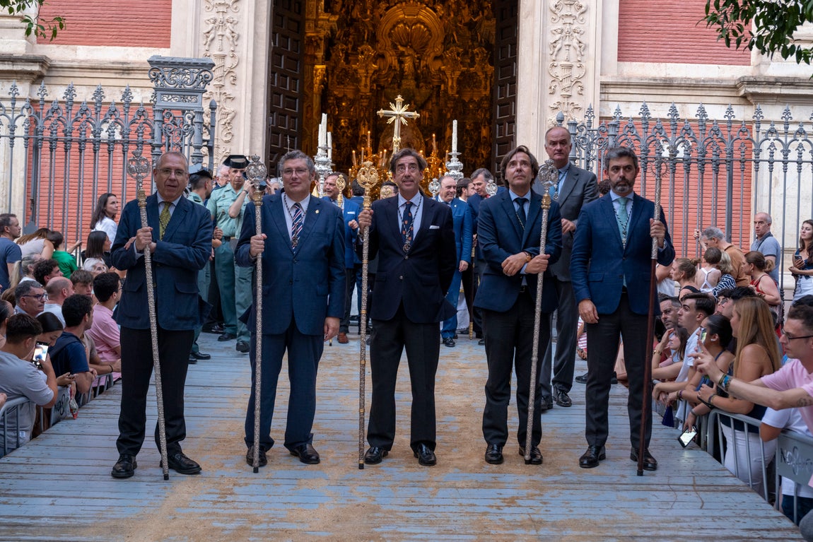 El traslado de la Virgen del Rocío a la Catedral, en imágenes
