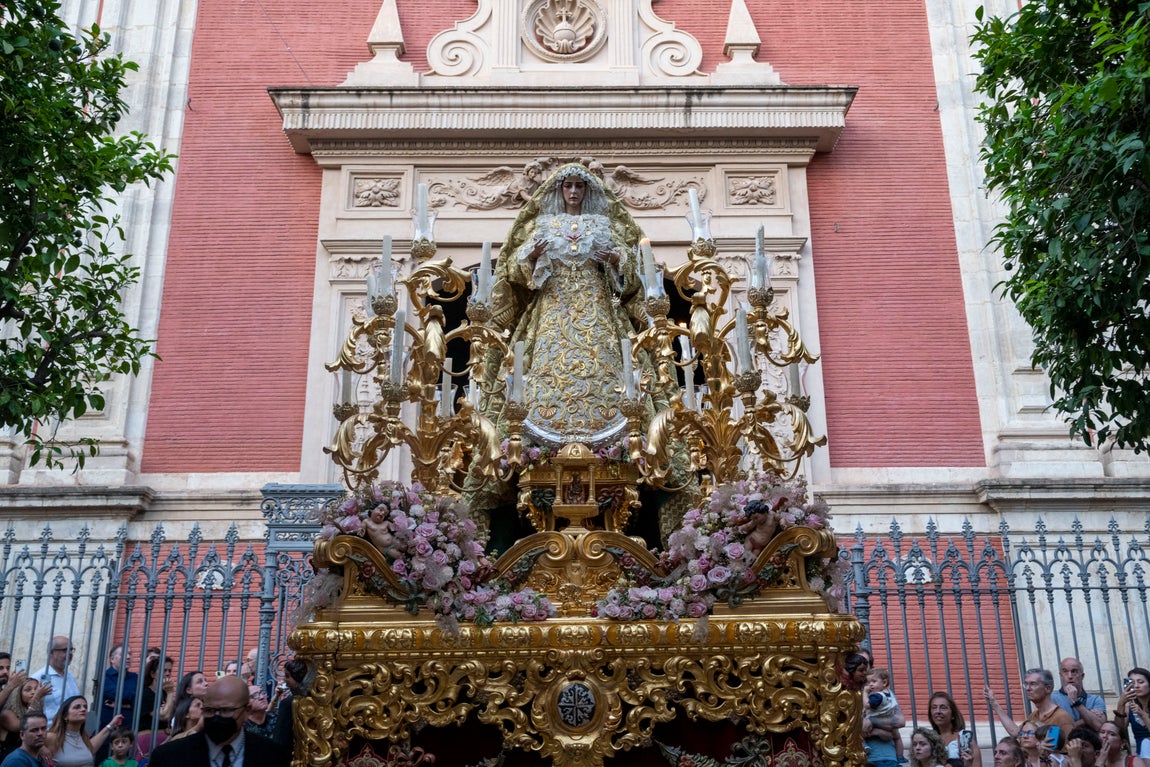 El traslado de la Virgen del Rocío a la Catedral, en imágenes