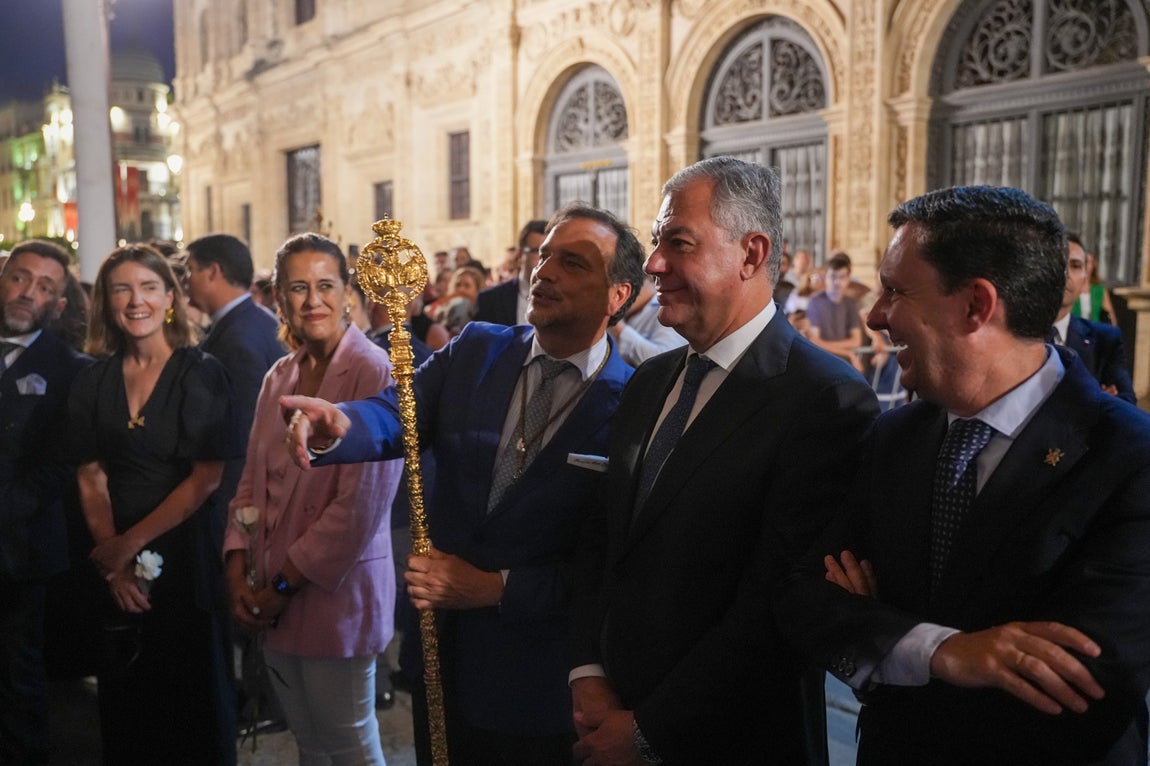 El traslado de la Virgen del Rocío a la Catedral, en imágenes