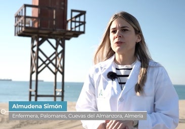 Almudena Simón, enfermera, sobre bañarse en la playa: «Nos ayuda a relajar los músculos y desinfectar la piel»