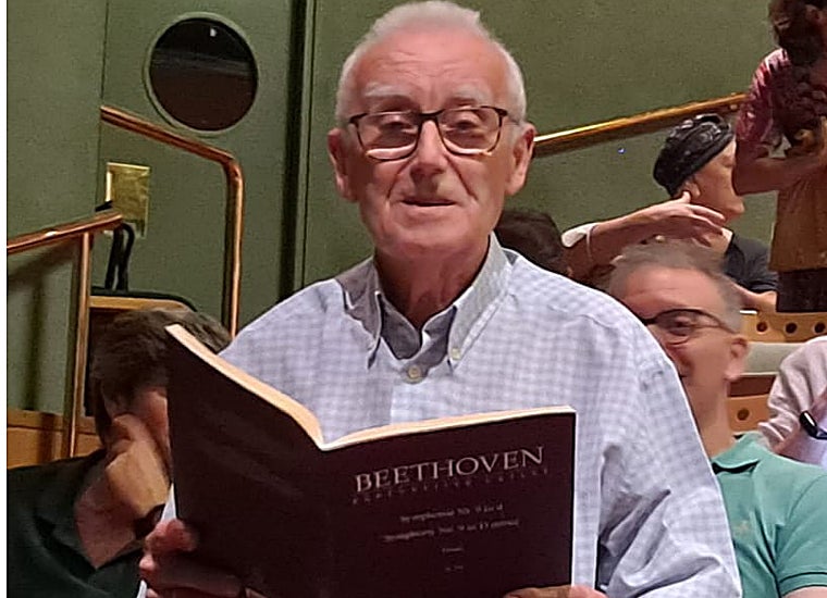 Antonio Blanco Cotán es uno de los cantantes más veteranos de este gran coro de 480 voces