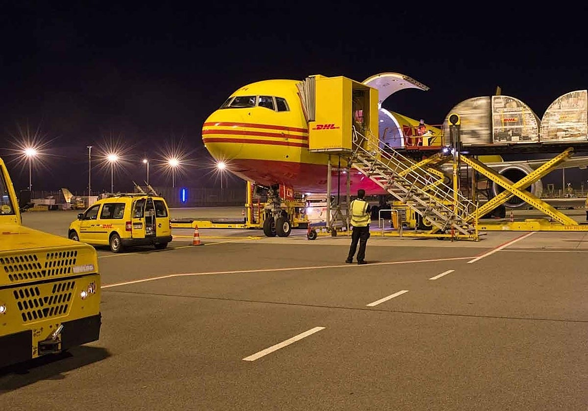 Un avión de la compañía DHL